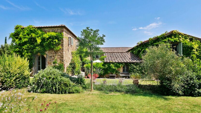 Villas for Rent in Montalcino Val d'Orcia Tuscany-Villa Lorian