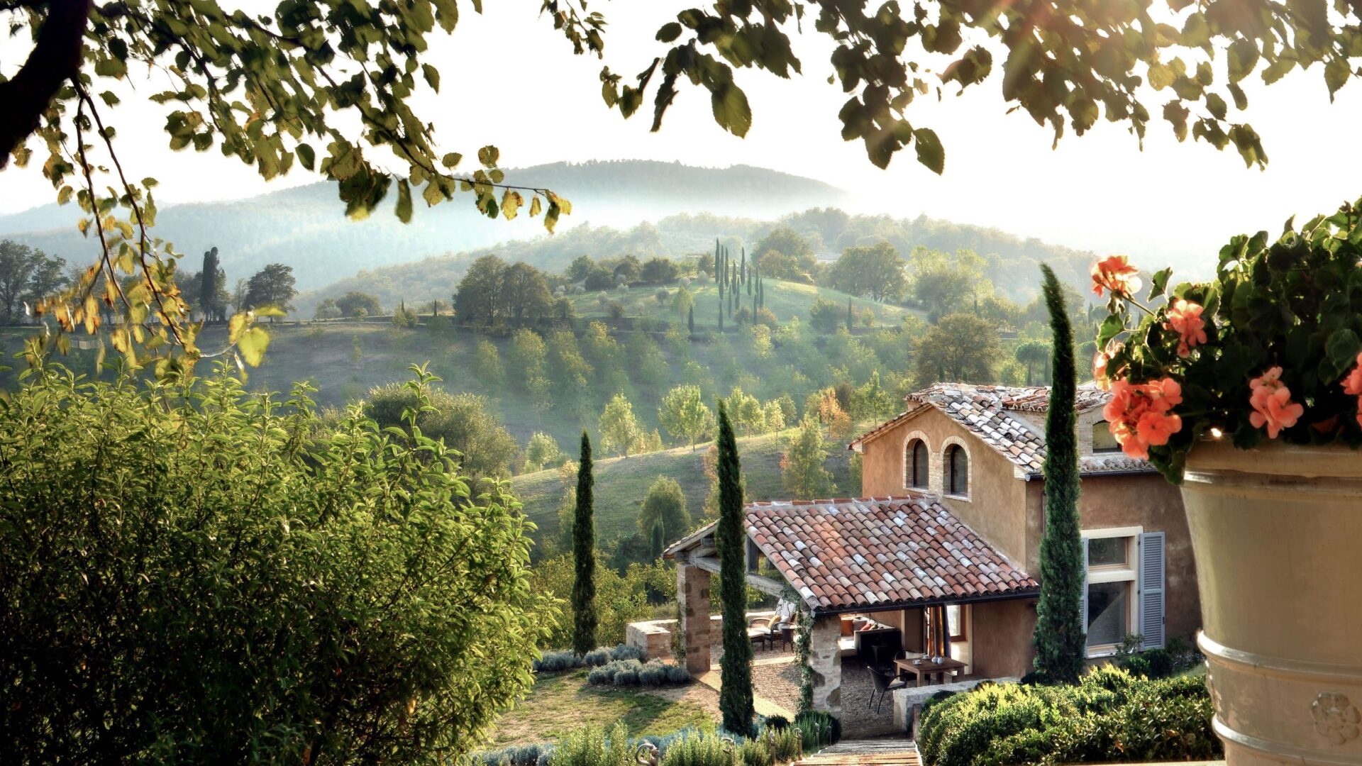 Kinglike's Tuscany Villas for rent - a Tuscan Farmhouse Villa view