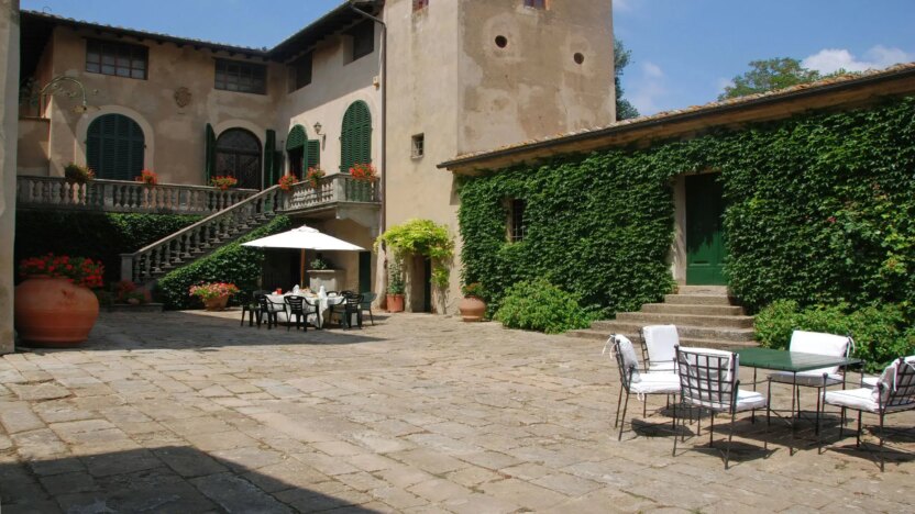 Villas for Rent in Montelopio Tuscany-Villa Di Montelopio