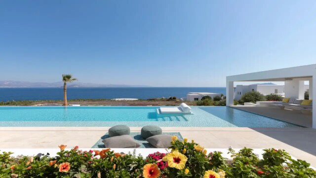 Villas with chef paros