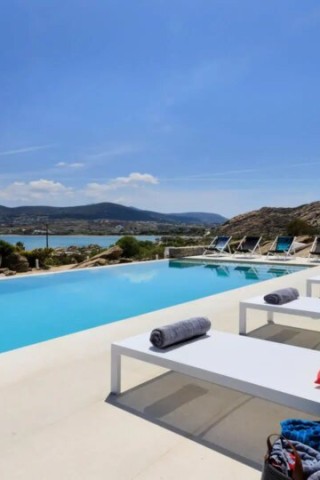 Paros Beach Villas - Kinglike Concierge