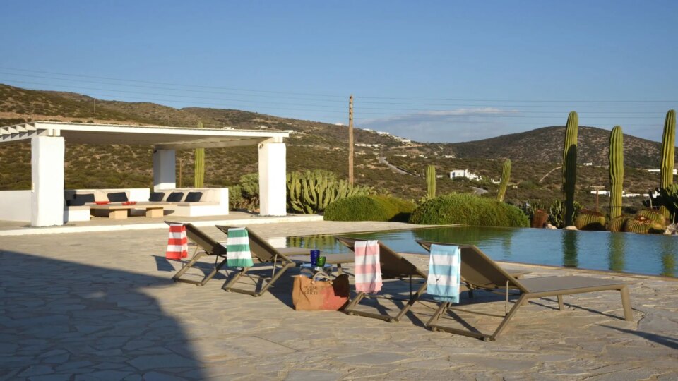Paros Villas for Rent Villa Majorelle Faragkas Paros