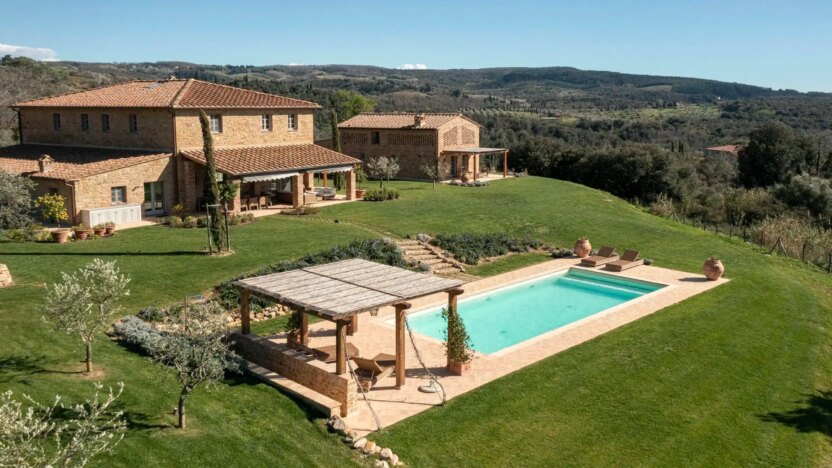 Villas for Rent in Castelfalfi Tuscany-Casale Le Vignacce