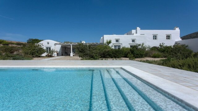 Paros Villas for Rent Villa Harlyn Tripiti Paros